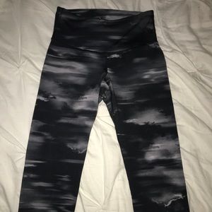 Quarter length leggings